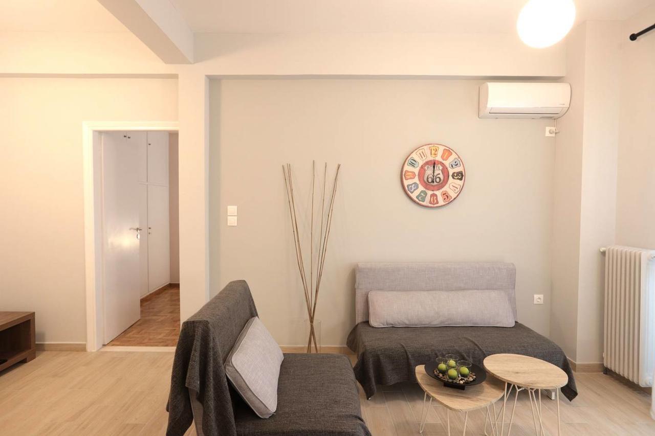Pale Coloured Apt In Athens Historic Centre Atenas Exterior foto
