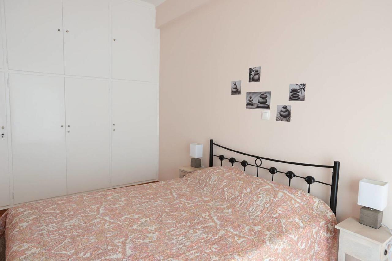 Pale Coloured Apt In Athens Historic Centre Atenas Exterior foto