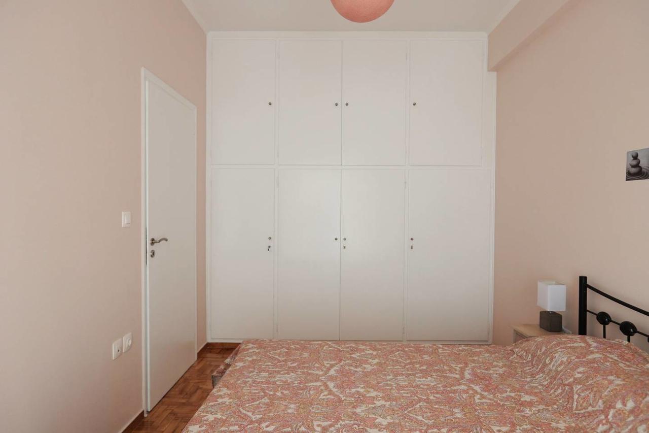 Pale Coloured Apt In Athens Historic Centre Atenas Exterior foto